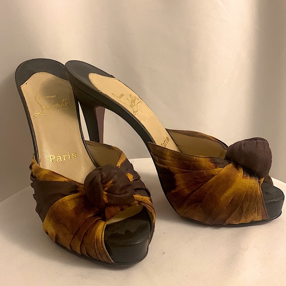 Christian Louboutin - Picture 2 of 2
